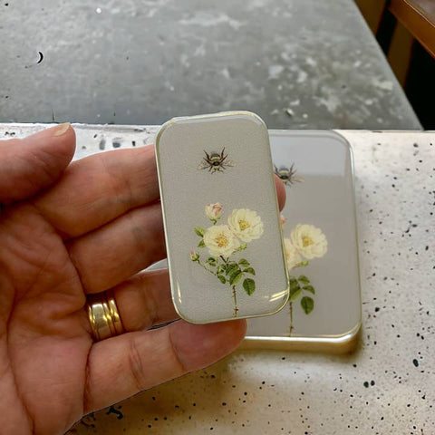 Bee and Rose Tin - Craft - Firefly Notes